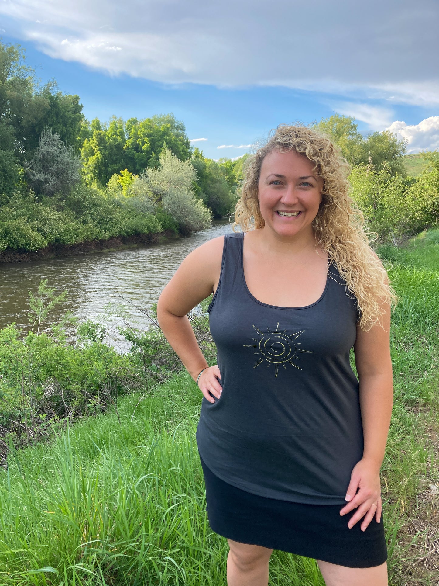 Sunshine Ladies Carefree Tank in Deep Grey